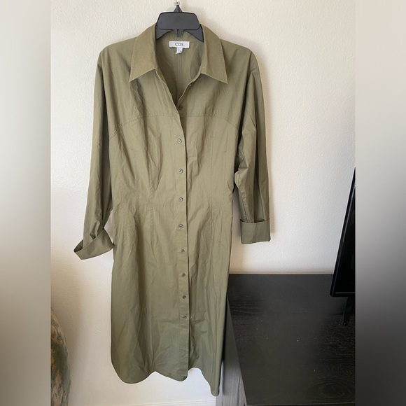 COS Women’s WAISTED MIDI SHIRT DRESS in Green Size 14 Business Casual Resortwear - Picture 2 of 8